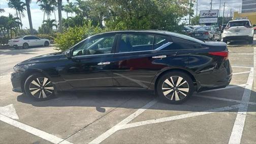 2022 Nissan Altima 2.5 SV