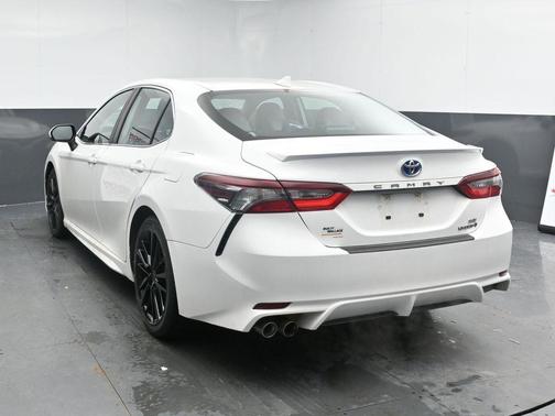 2024 Toyota Camry Hybrid SE