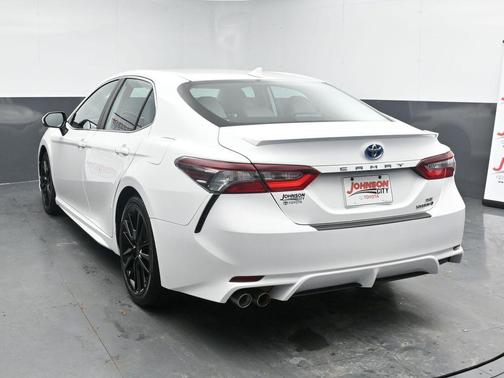 2024 Toyota Camry Hybrid SE