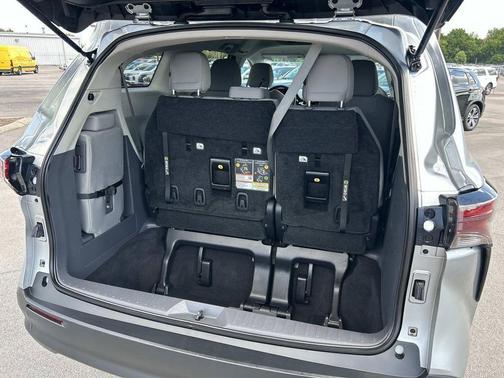 Celestial Silver Metallic 2024 Toyota Sienna LE