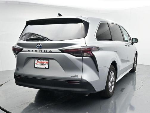 Celestial Silver Metallic 2024 Toyota Sienna LE