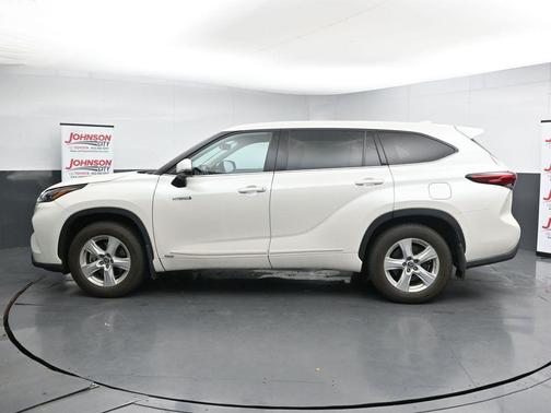 Blizzard Pearl 2020 Toyota Highlander Hybrid LE