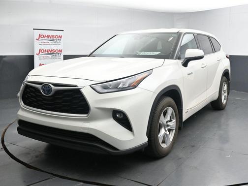 Blizzard Pearl 2020 Toyota Highlander Hybrid LE