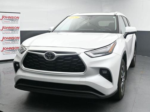Wind Chill Pearl 2024 Toyota Highlander XLE