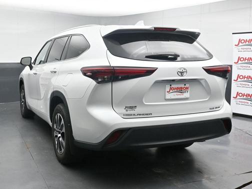 Wind Chill Pearl 2024 Toyota Highlander XLE