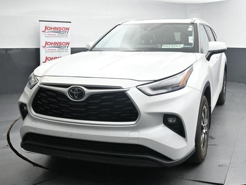Wind Chill Pearl 2024 Toyota Highlander XLE