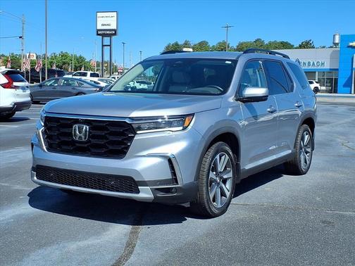 Lunar Silver Metallic 2024 Honda Pilot Elite