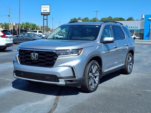 Lunar Silver Metallic 2024 Honda Pilot Elite