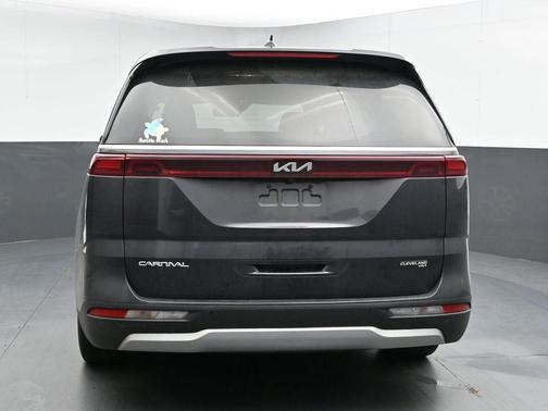 2023 Kia Carnival LX