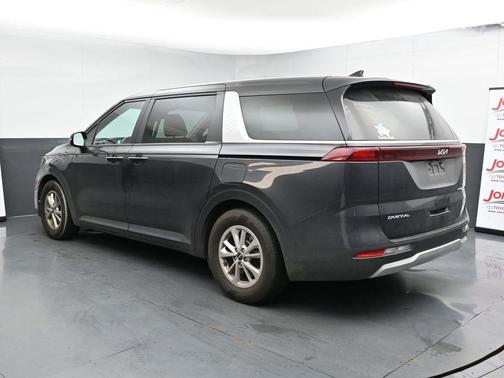 2023 Kia Carnival LX