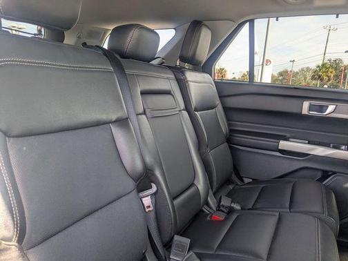 Oxford White 2023 Ford Explorer Limited
