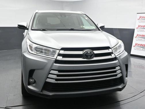 Celestial Silver Metallic 2017 Toyota Highlander XLE