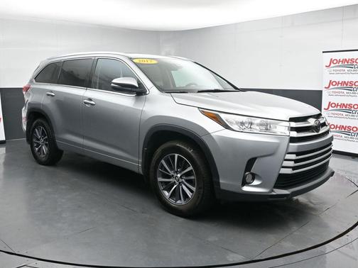 Celestial Silver Metallic 2017 Toyota Highlander XLE
