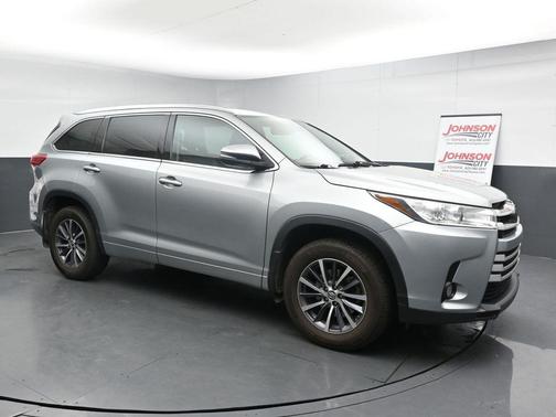 Celestial Silver Metallic 2017 Toyota Highlander XLE