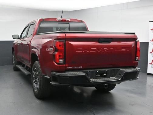 Radiant Red Tintcoat 2023 Chevrolet Colorado Z71