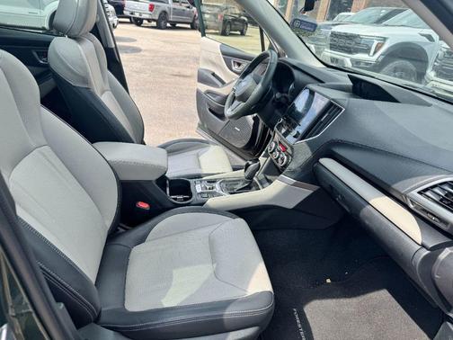 Cascade Green Silica 2023 Subaru Forester Limited