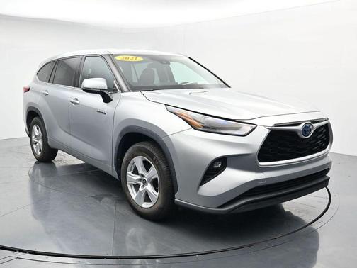 Celestial Silver Metallic 2021 Toyota Highlander Hybrid LE