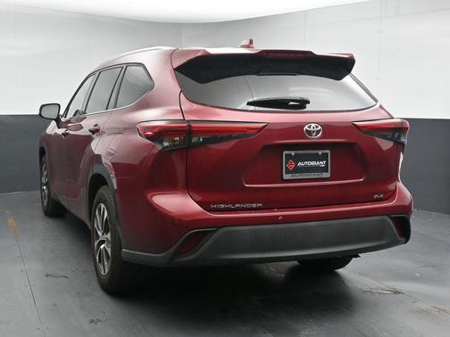 Ruby Flare Pearl 2020 Toyota Highlander XLE