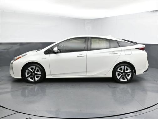 2017 Toyota Prius Three Touring