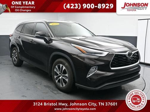 Opulent Amber 2021 Toyota Highlander XLE
