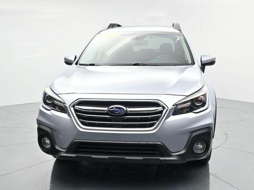 Ice Silver Metallic 2019 Subaru Outback 3.6R Limited