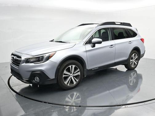 Ice Silver Metallic 2019 Subaru Outback 3.6R Limited