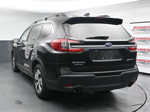 Crystal Black Silica 2023 Subaru Ascent Premium 8-Passenger