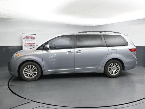 Silver Sky Metallic 2016 Toyota Sienna XLE
