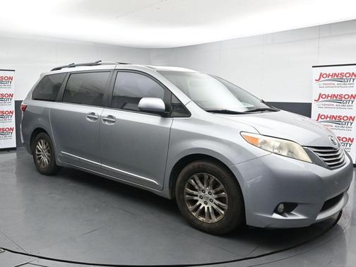 Silver Sky Metallic 2016 Toyota Sienna XLE