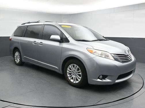 Silver Sky Metallic 2016 Toyota Sienna XLE