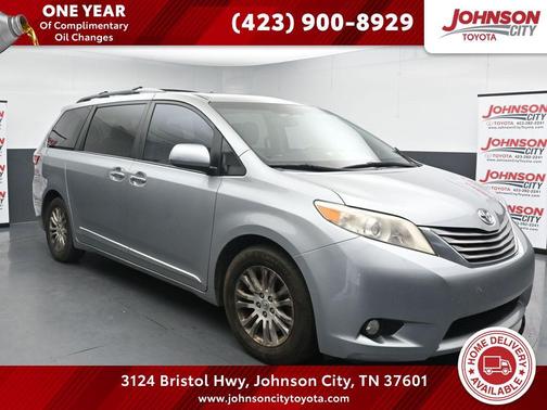 Silver Sky Metallic 2016 Toyota Sienna XLE