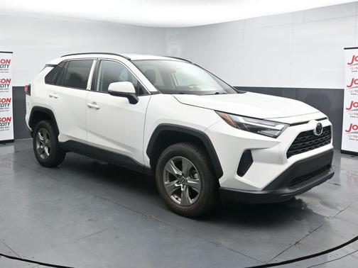 Ice Cap 2024 Toyota RAV4 XLE