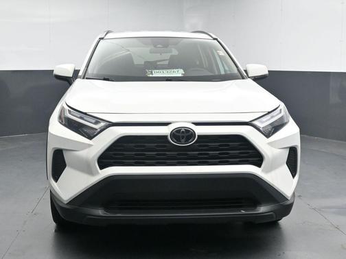 Ice Cap 2024 Toyota RAV4 XLE