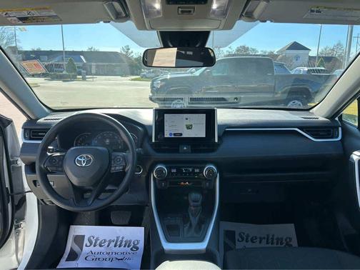 Ice Cap 2024 Toyota RAV4 XLE