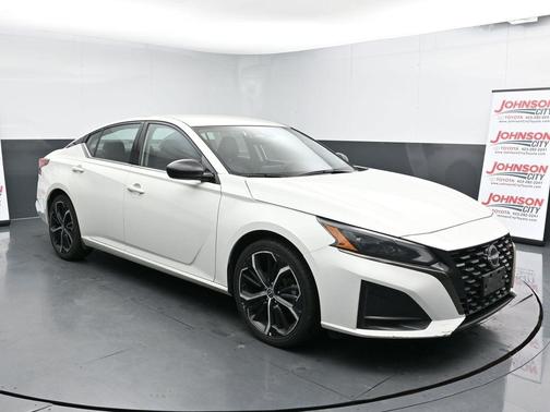2023 Nissan Altima SR FWD
