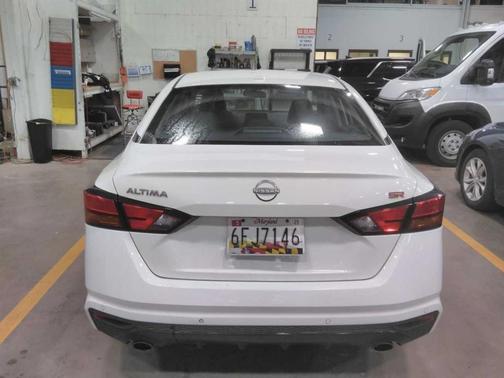 2023 Nissan Altima SR FWD