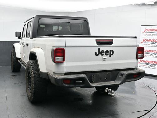 2022 Jeep Gladiator Sport S