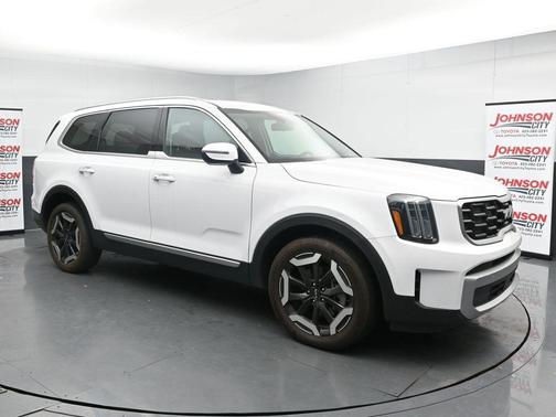 Glacial White Pearl 2024 Kia Telluride S