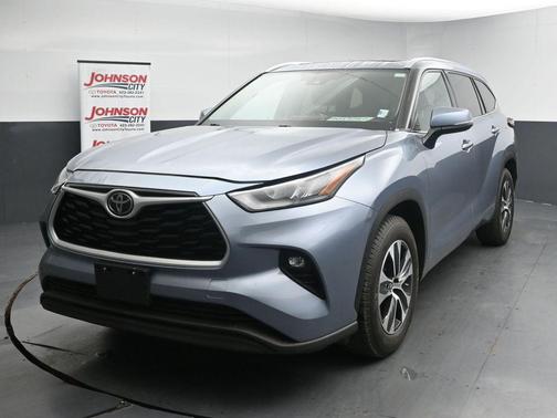 Moon Dust 2020 Toyota Highlander XLE