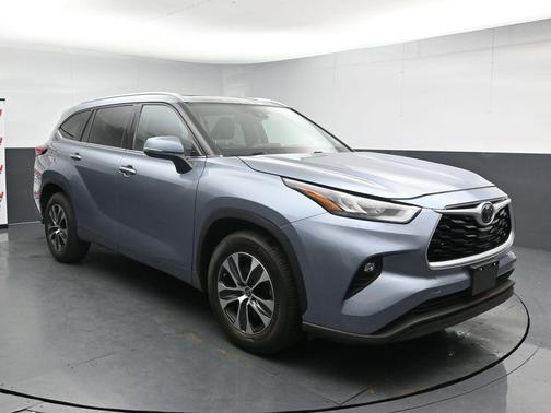 Moon Dust 2020 Toyota Highlander XLE