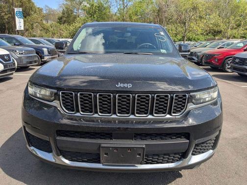 Diamond Black Crystal Pearlcoat 2023 Jeep Grand Cherokee L Limited