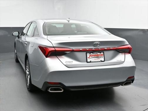 2020 Toyota Avalon XLE