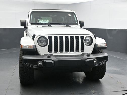 2023 Jeep Wrangler 4-Door Sahara Altitude 4x4