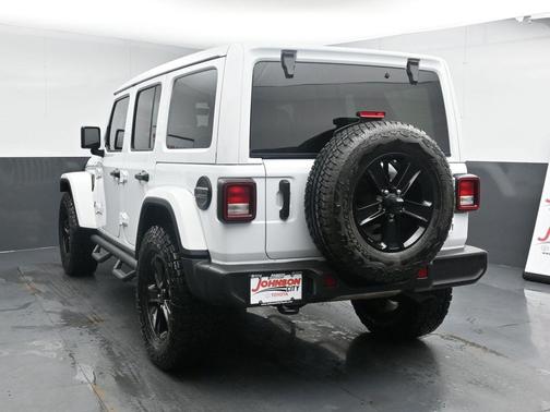 2023 Jeep Wrangler 4-Door Sahara Altitude 4x4