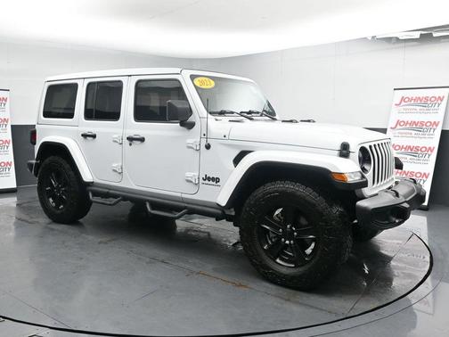 2023 Jeep Wrangler 4-Door Sahara Altitude 4x4