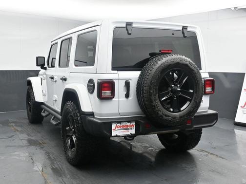 2023 Jeep Wrangler 4-Door Sahara Altitude 4x4