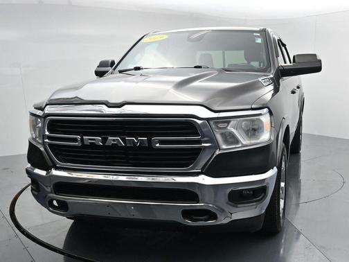 Granite Crystal Metallic Clearcoat 2019 RAM 1500 Big Horn