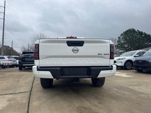 2022 Nissan Frontier SV