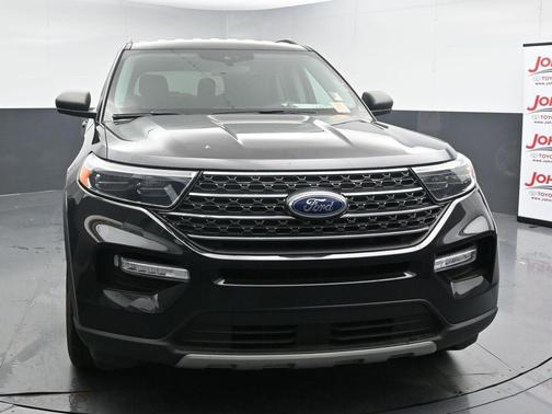 Agate Black Metallic 2023 Ford Explorer XLT