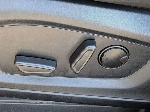 Agate Black Metallic 2023 Ford Explorer XLT